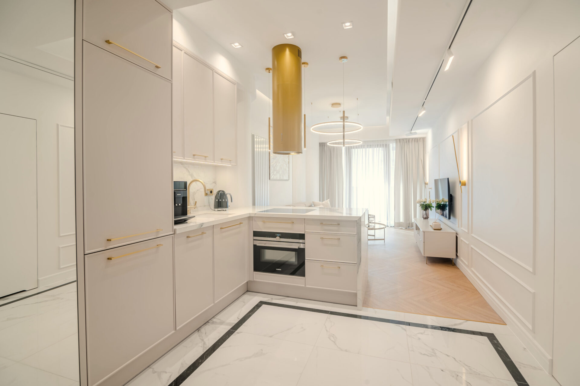 APARTAMENT 1 W HANZA TOWER